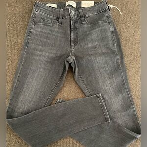 NWT Women’s Universal Thread High Rise Skinny Jeans Size 2/26L Gray